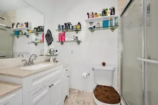 5820 W 18th Ln, Hialeah, FL 33012 - Photo 13