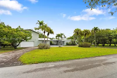 10851 SW 68th Ave, Pinecrest, FL 33156 - Photo 3