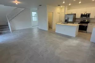 2740 SE 24th Ct, Homestead, FL 33035 - Photo 7