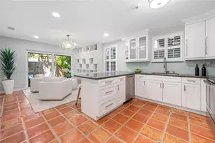 3274 Gifford Ln, Miami, FL 33133 - Photo 9