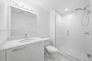601 NE 36th St, Miami, FL 33137 - Photo 21