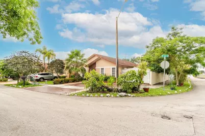 7411 W 33rd Ave, Hialeah, FL 33018 - Photo 79
