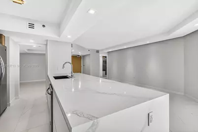 16445 Collins Ave #922, Sunny Isles Beach, FL 33160 - Photo 13