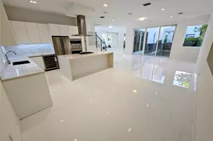 10289 NW 75th Terrace, Doral, FL 33178 - Photo 9