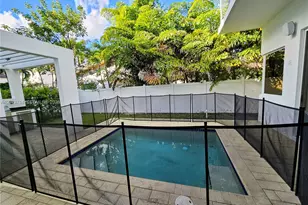 10289 NW 75th Terrace, Doral, FL 33178 - Photo 15