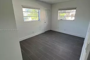 2640 NE 215th St, Miami, FL 33180 - Photo 11