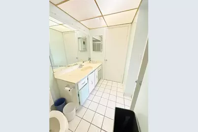 240 Lakeview Dr #212, Weston, FL 33326 - Photo 11