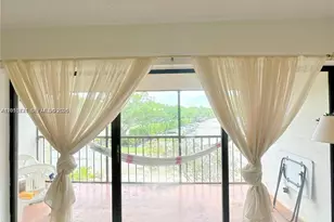 240 Lakeview Dr, Weston, FL 33326 - Photo 3