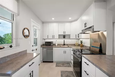 2851 Leonard Dr #J306, Aventura, FL 33160 - Photo 7