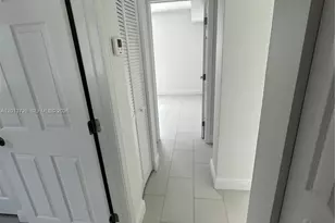 536 SW 7th St, Miami, FL 33130 - Photo 9
