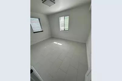 536 SW 7th St #6, Miami, FL 33130 - Photo 5