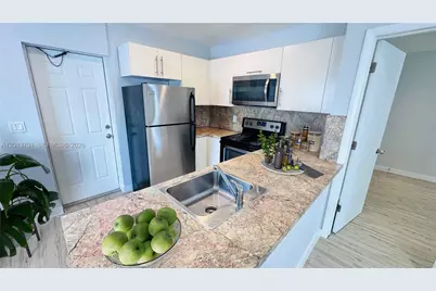 718 SE 13th St #2, Fort Lauderdale, FL 33316 - Photo 5