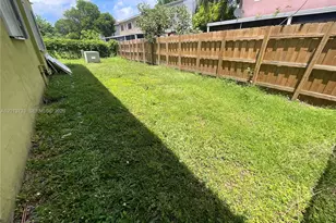 209 NE 141st St, Miami, FL 33161 - Photo 13