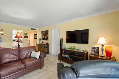 2851 Leonard Dr #J210, Aventura, FL 33160 - Photo 11