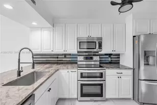 12 Royal Palm Way, Boca Raton, FL 33432 - Photo 3
