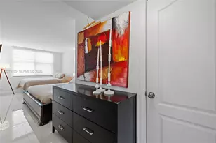 6039 Collins Ave, Miami Beach, FL 33140 - Photo 27