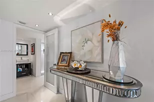 6039 Collins Ave, Miami Beach, FL 33140 - Photo 25
