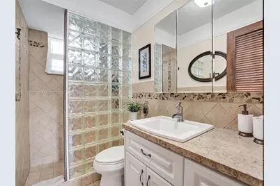 2600 Diana Dr #105, Hallandale Beach, FL 33009 - Photo 5