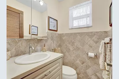 2600 Diana Dr #105, Hallandale Beach, FL 33009 - Photo 11