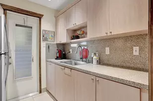 2600 Diana Dr, Hallandale Beach, FL 33009 - Photo 11