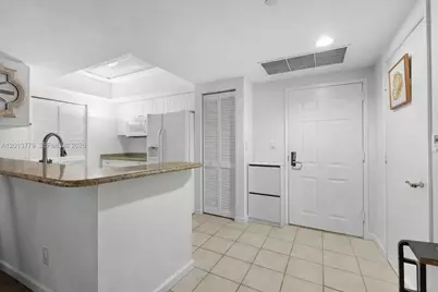 19501 W Country Club Dr #2415, Aventura, FL 33180 - Photo 13