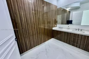 900 Brickell Key Blvd, Miami, FL 33131 - Photo 23