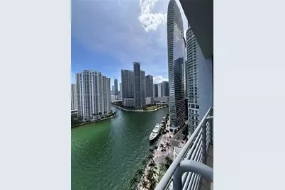 325 S Biscayne Blvd #2215, Miami, FL 33131 - Photo 5