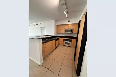325 S Biscayne Blvd #2215, Miami, FL 33131 - Photo 11