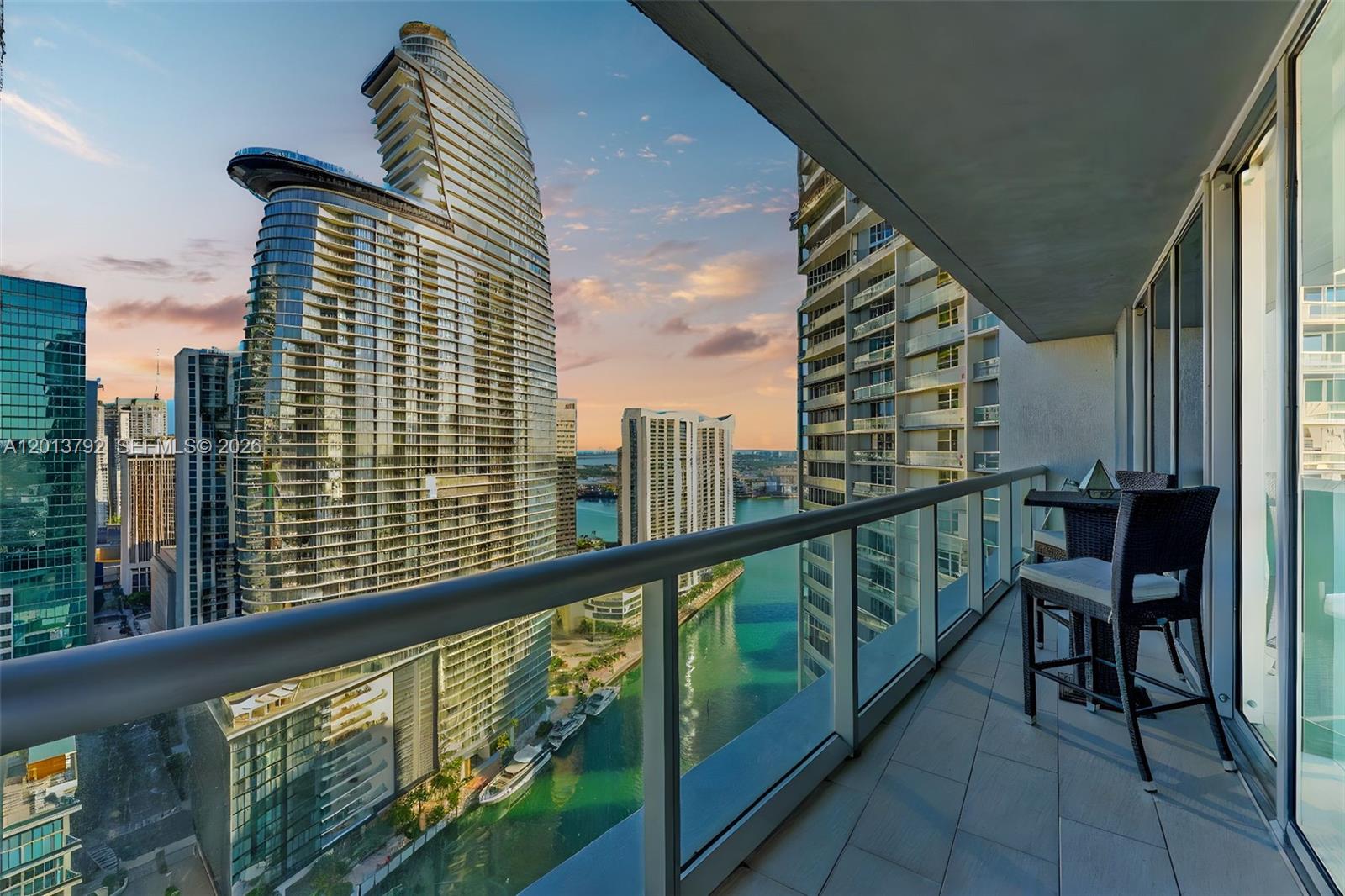 475 Brickell Ave #3515 - 475 Brickell Ave #3515, Miami, FL 33131 Luxury Property | Jose Angel Pina