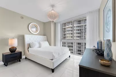 475 Brickell Ave #3515, Miami, FL 33131 - Photo 17