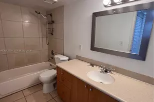 8373 Lake Dr, Doral, FL 33166 - Photo 17