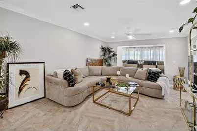 8749 Belle Aire Dr, Boca Raton, FL 33433 - Photo 9