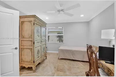 8749 Belle Aire Dr, Boca Raton, FL 33433 - Photo 13