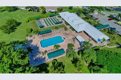 8749 Belle Aire Dr, Boca Raton, FL 33433 - Photo 35