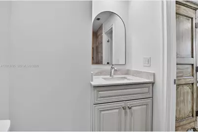 8749 Belle Aire Dr, Boca Raton, FL 33433 - Photo 15