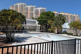 210 Sea View Dr, Key Biscayne, FL 33149 - Photo 17