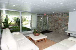 210 Seaview Dr, Key Biscayne, FL 33149 - Photo 15