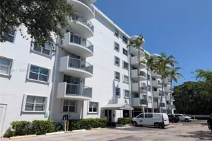 210 Sea View Dr, Key Biscayne, FL 33149 - Photo 15