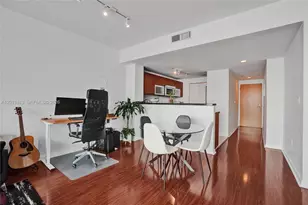 253 NE 2nd St, Miami, FL 33132 - Photo 7