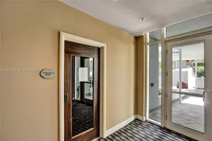 253 NE 2nd St, Miami, FL 33132 - Photo 35