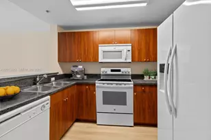 115 SW 11th St, Miami, FL 33130 - Photo 7
