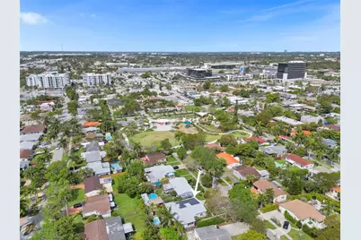918 NE 4th Court, Hallandale Beach, FL 33009 - Photo 43