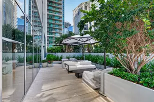 77 SE 5th St, Miami, FL 33131 - Photo 53