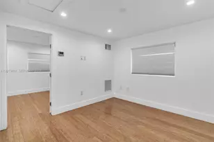 3112 Village Green Dr, Miami, FL 33175 - Photo 29