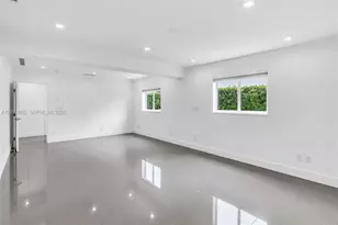 3112 Village Green Dr, Miami, FL 33175 - Photo 21