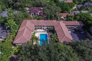 125 Edgewater Dr, Coral Gables, FL 33133 - Photo 3