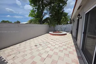 13524 NW 5th Ct, Plantation, FL 33325 - Photo 11