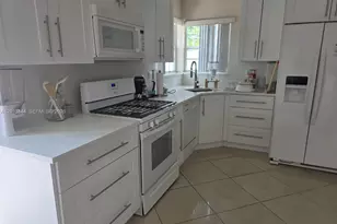 13524 NW 5th Ct, Plantation, FL 33325 - Photo 3