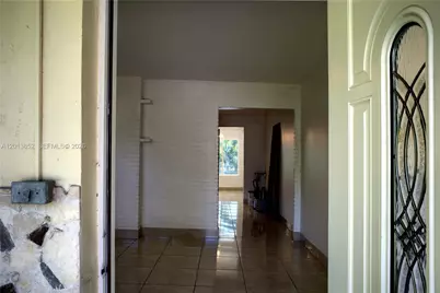 301 SW 5th St, Hallandale Beach, FL 33009 - Photo 5