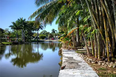 301 SW 5th St, Hallandale Beach, FL 33009 - Photo 23